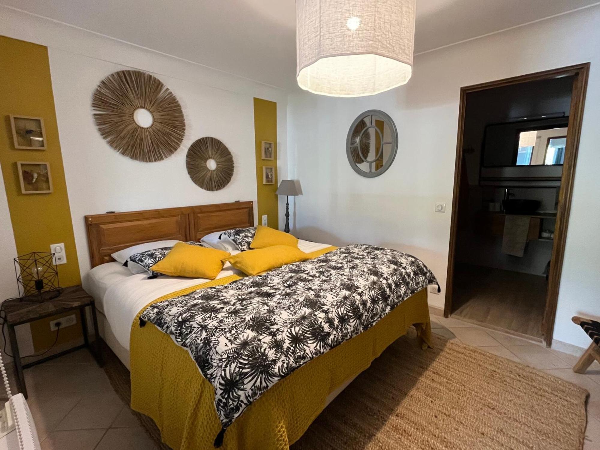 Bed and Breakfast Hestia Robion en Luberon Екстер'єр фото
